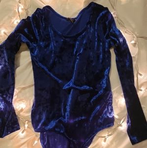 Blue velvet Forever 21 leo shirt tuck in